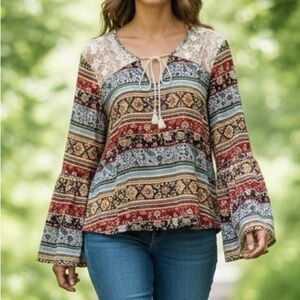 Olsenboye - Sz XL - wide sleeved slit shirt - see thru lace shoulders
